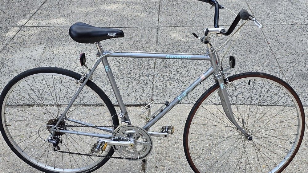 Fuji Absolute 53cm Road Bike....
