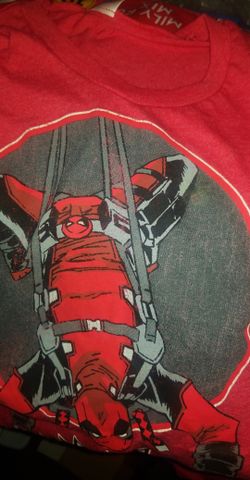 Deadpool shirt size large