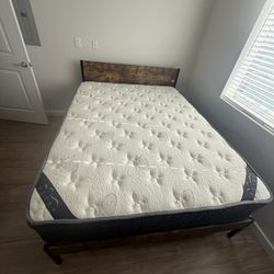 Wayfair, TOAB1055, High-end Medium Firm Reversible Cashmere Gel Memory Foam Mattress With Certipur-US SGS Fire and Oeko TEX Certified, Queen, Like New