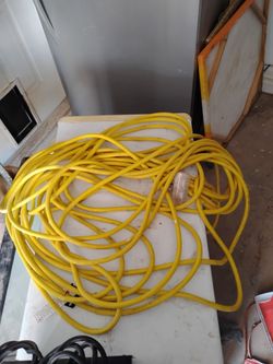 100 ft 10 gauge three plug-in extension cord barely even used