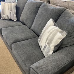 Stylish New Couch And Loveseat 