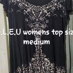 Women's Top Size Medium