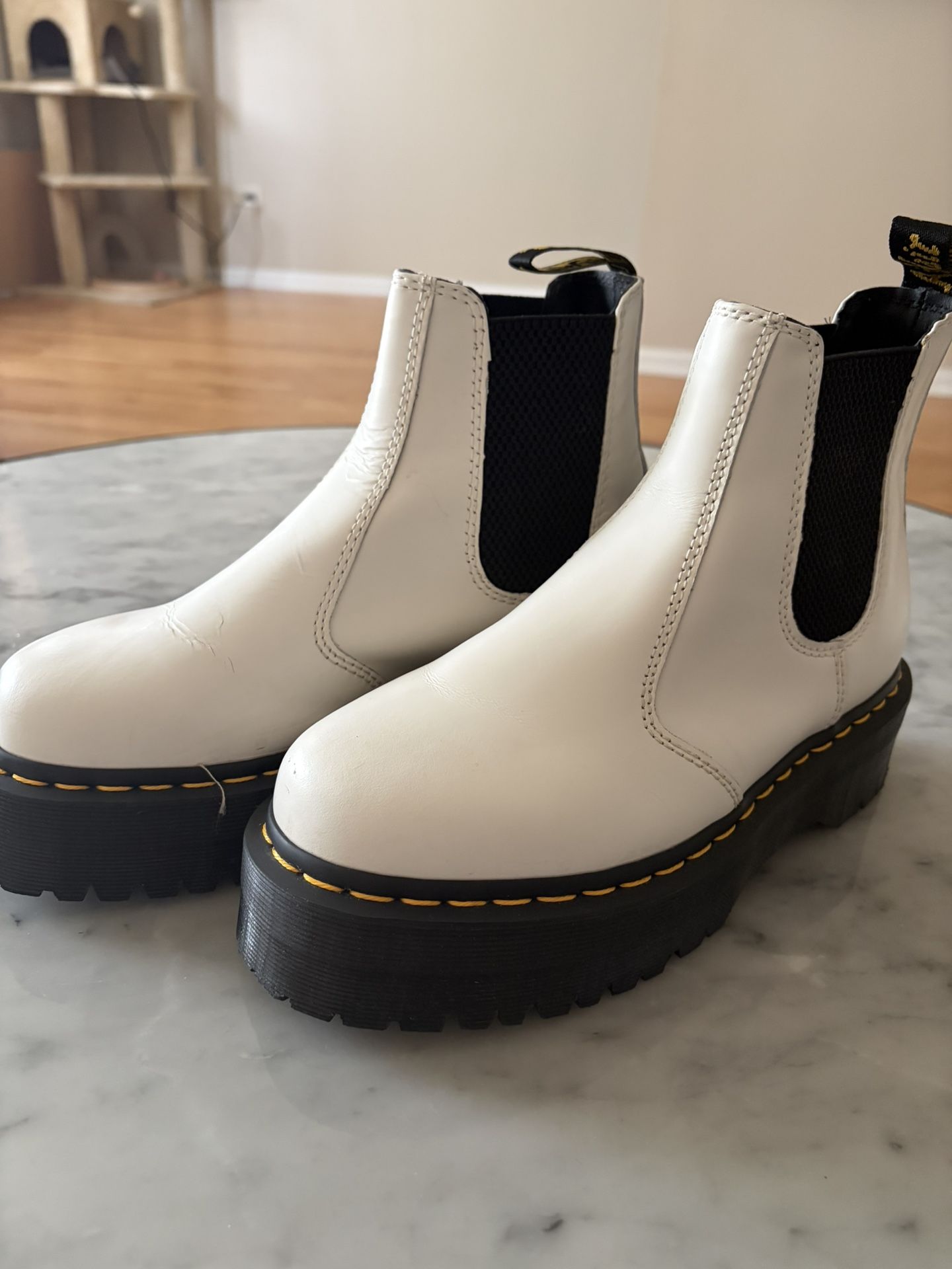 Dr Martins 2976 Smooth Leather Platform Chelsea Boots  USED