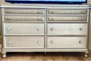 Wide Double Dresser w/ Matching Chest of Drawers