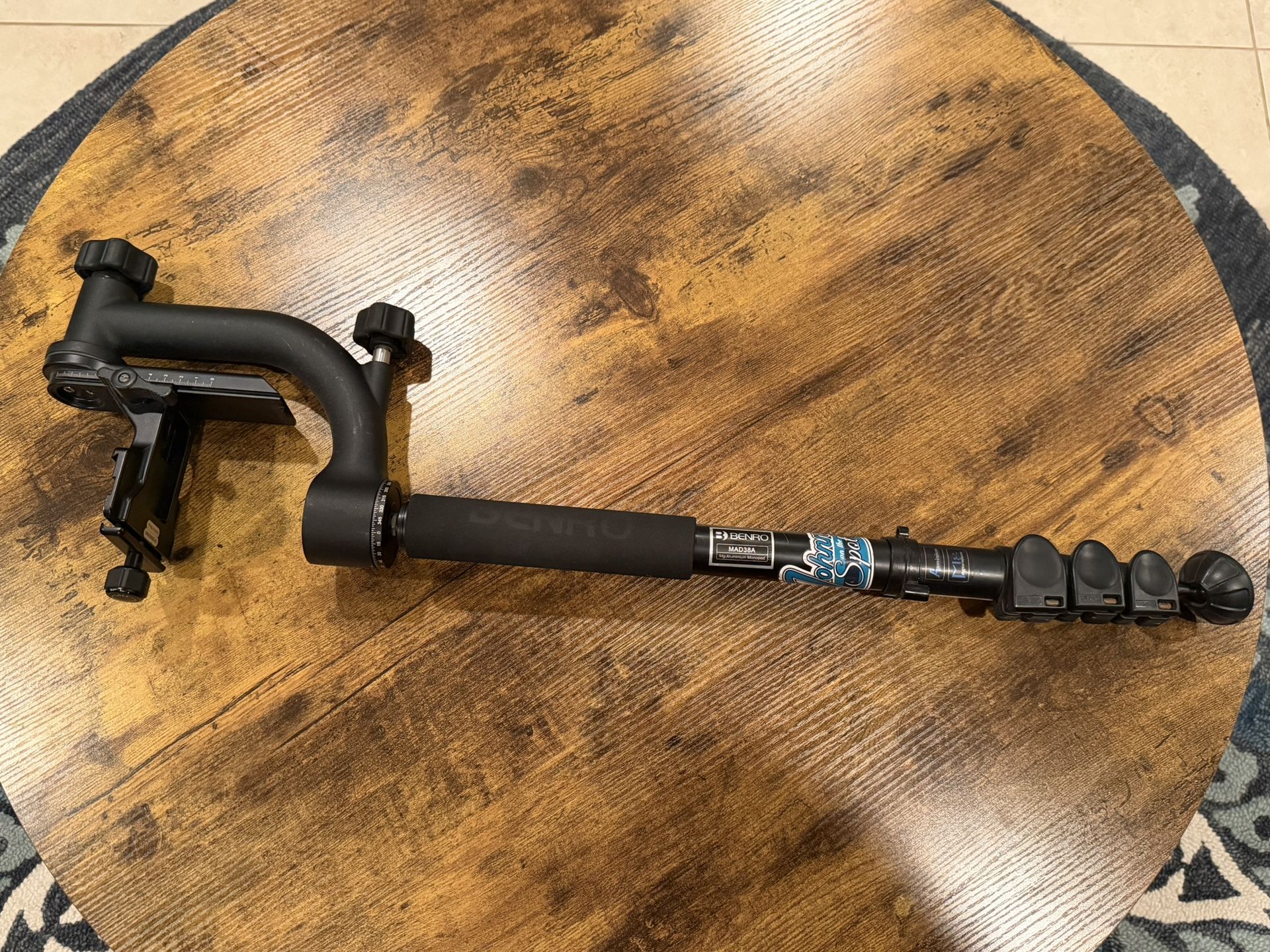 Benro MAD38A MG Aluminum Monopod + Gimbal Head