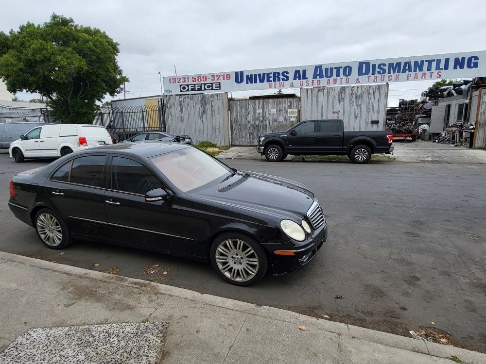 2007 Mercedes E350 Sedan RWD Parts Out