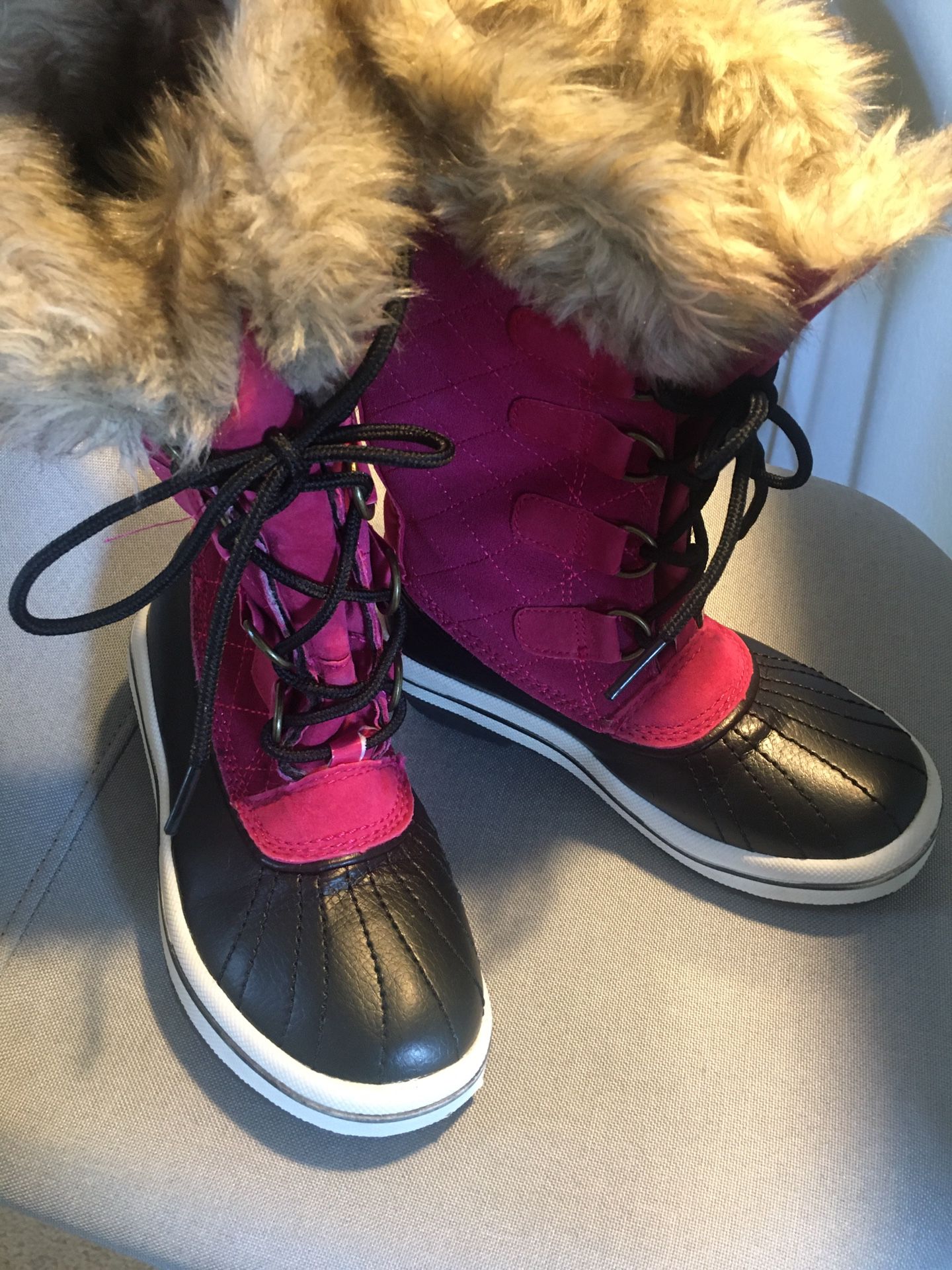 Snow boots size 1 girls