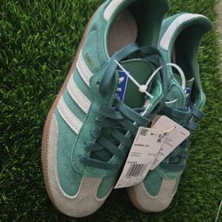 Samba OG 
Size 6.5 Male / Size 8.5 Women 

