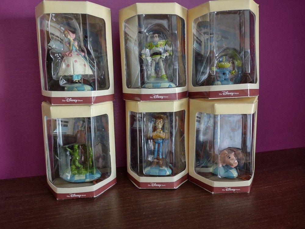 Vintage Disney Tiny Kingdom Figurines NIB