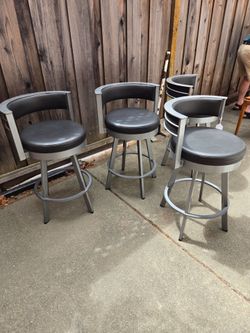 4 Restaurant Grade Swivel stools