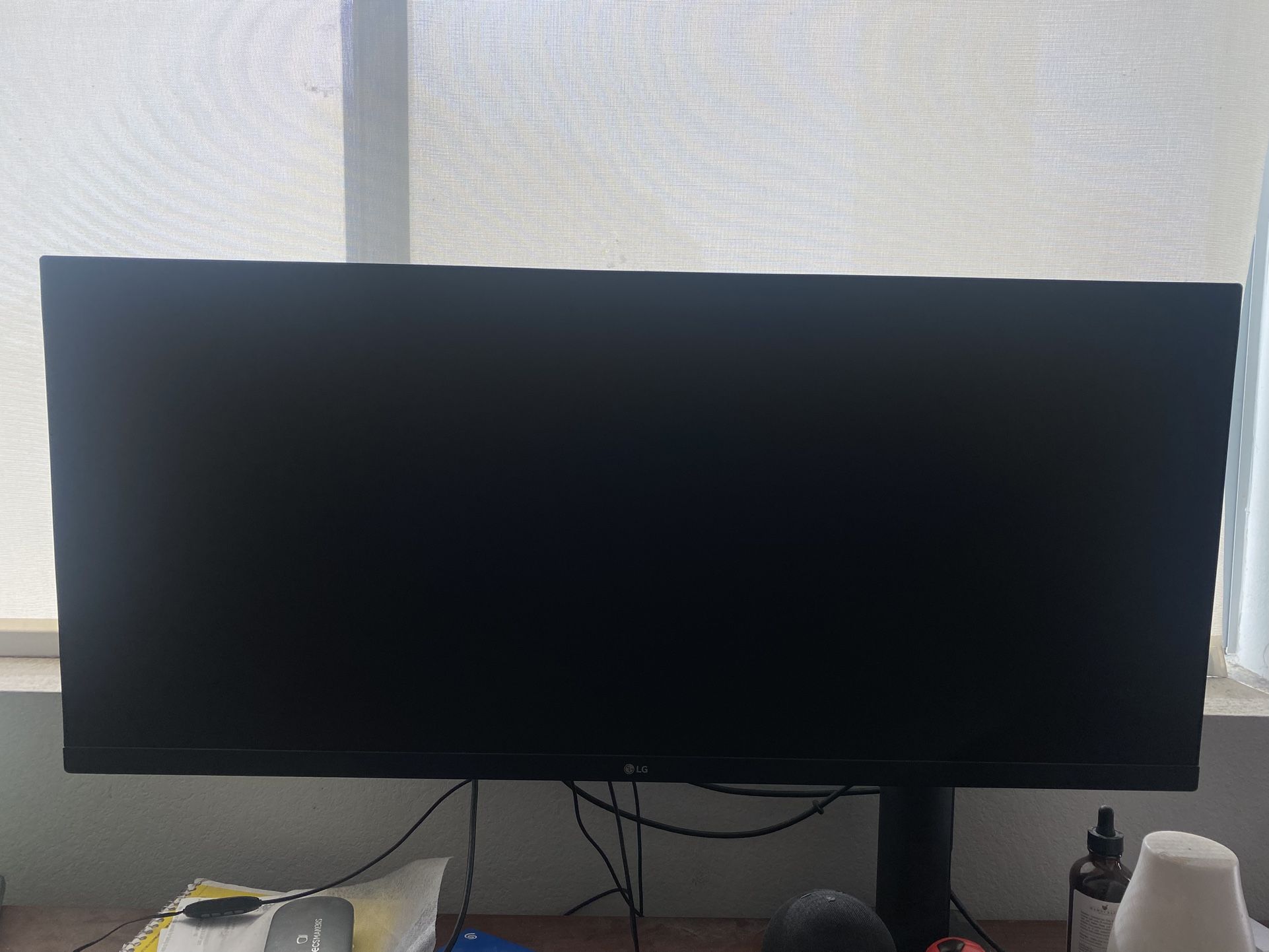 LG 34 QHD WITH ERGONOMIC STAND