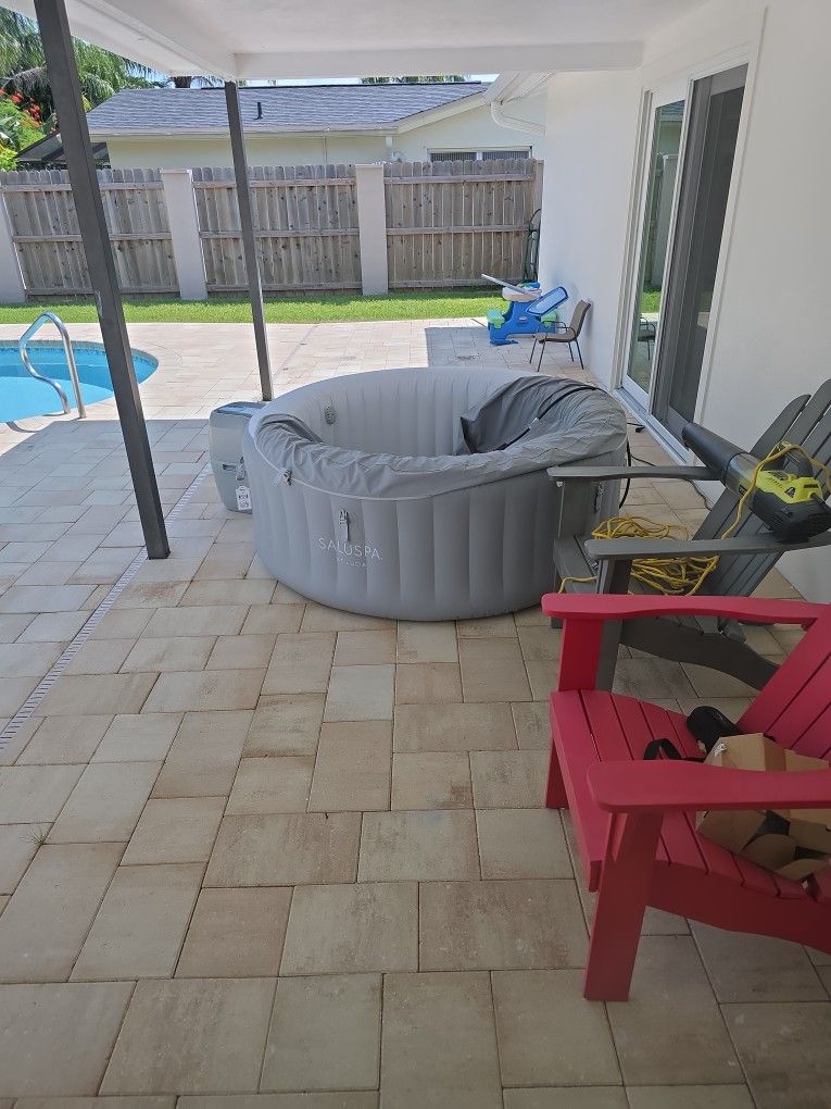 Hot Tub Saluspa