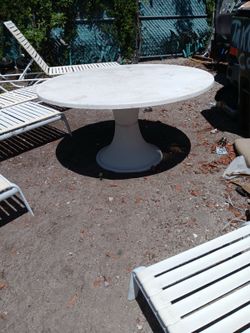 Vintage patio table fiberglass