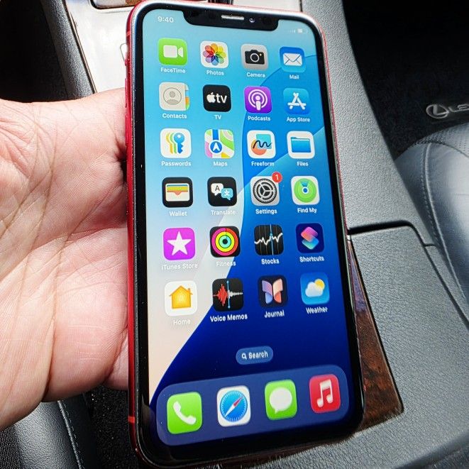 64GB Unlocked iPhone XR Excellent Condition Works With All Carriers