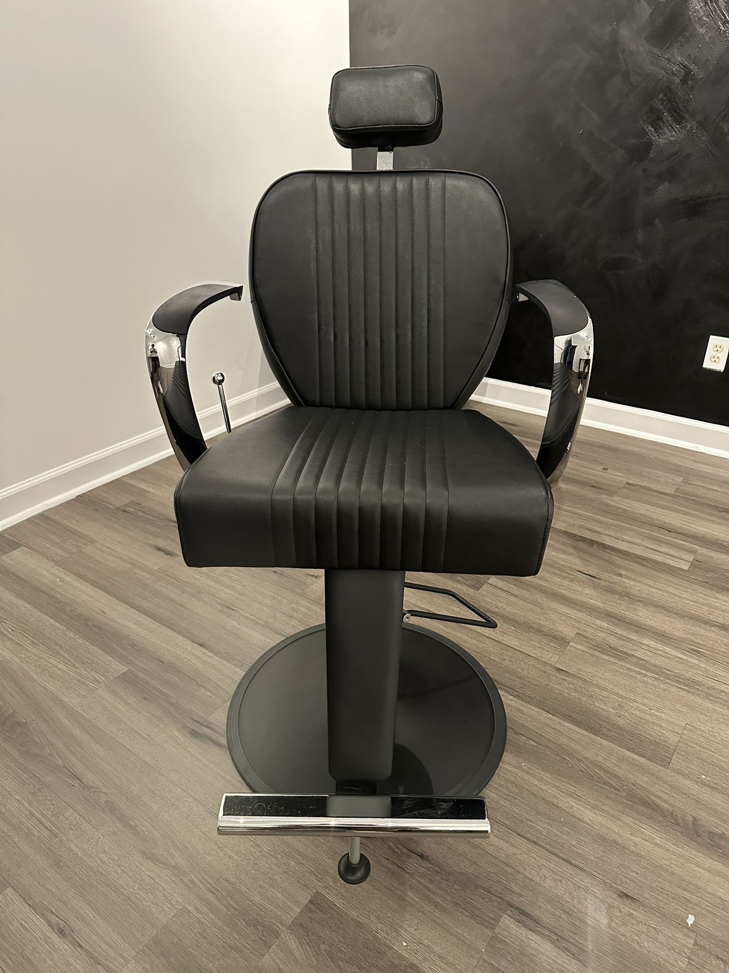 Salon Chair/ Brow Chair/ Brow Threading / Cosmetology Chair
