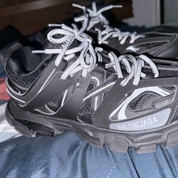 balenciaga tracks size 44(11 in usa words)