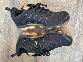 Nike Air VaporMax Plus Black Metallic Gold Sneakers Mens Size 12.5 NEW NO BOX!
