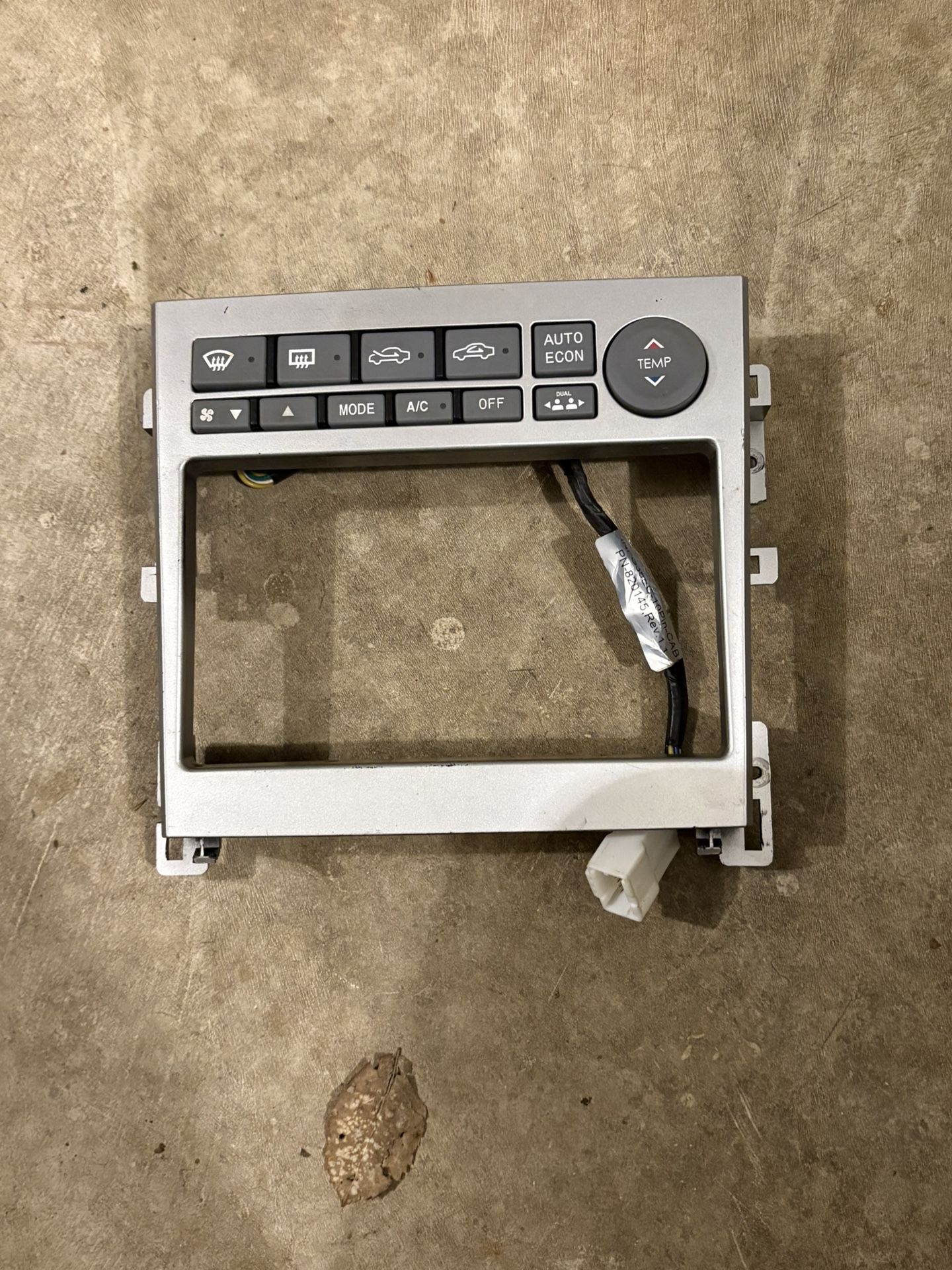 Double DIN Installation Kit for Infiniti G35