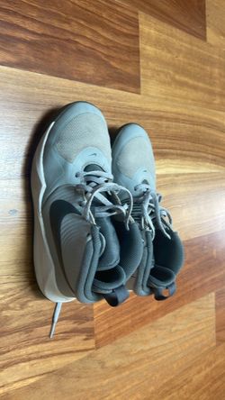 Nike Low-Top Sneakers Gray size 3 1/2