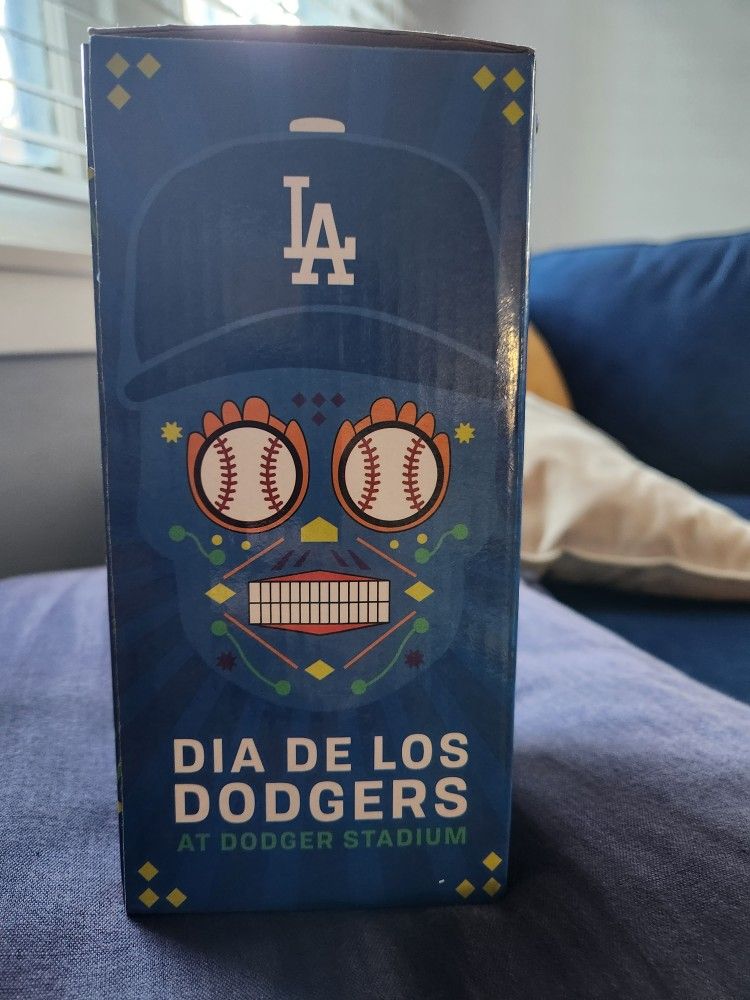 Dodgers Dia de Los Muertos Bobblehead