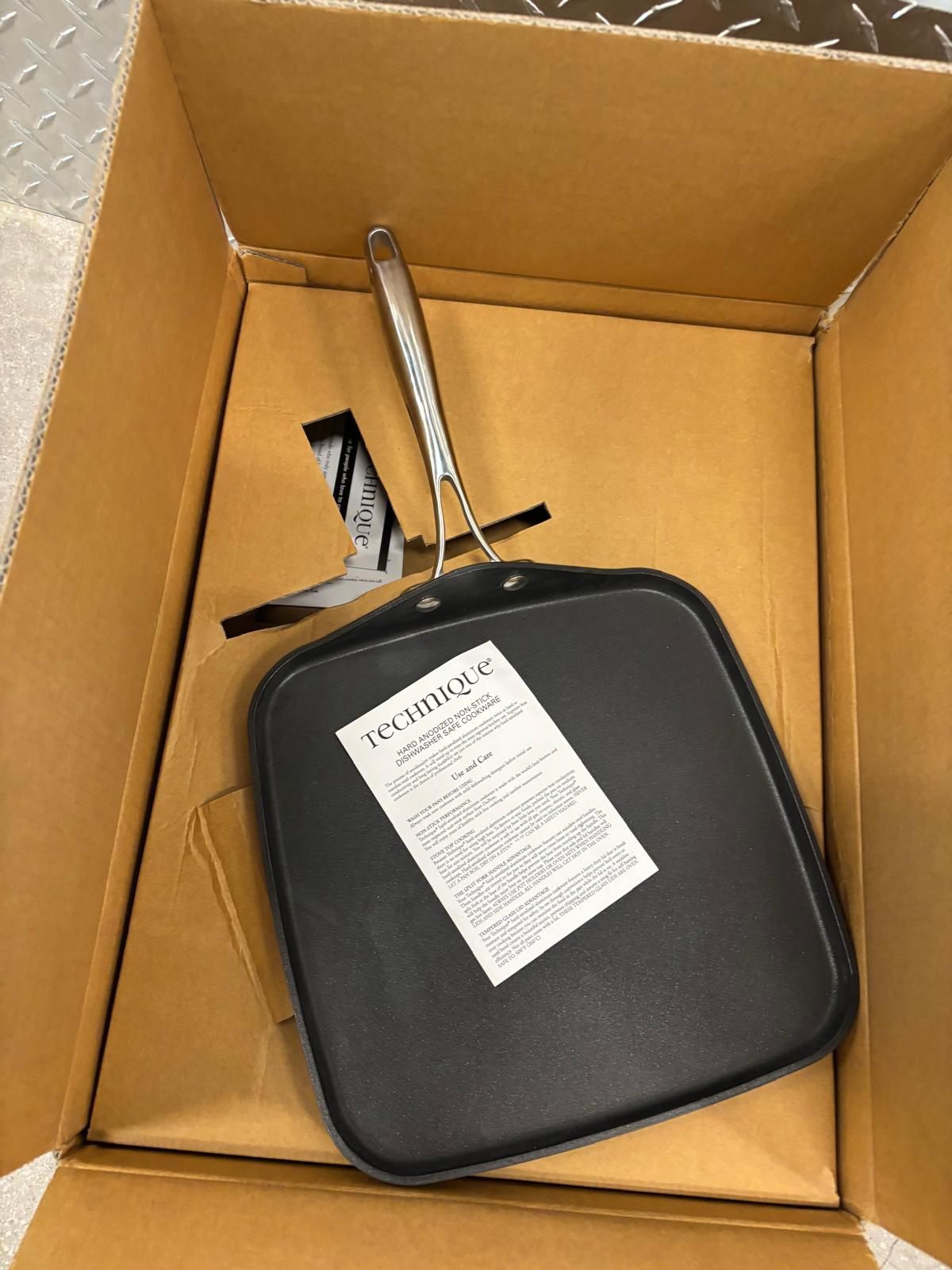 Professional nonstick Technique griller pan never been used, still new in the box $50