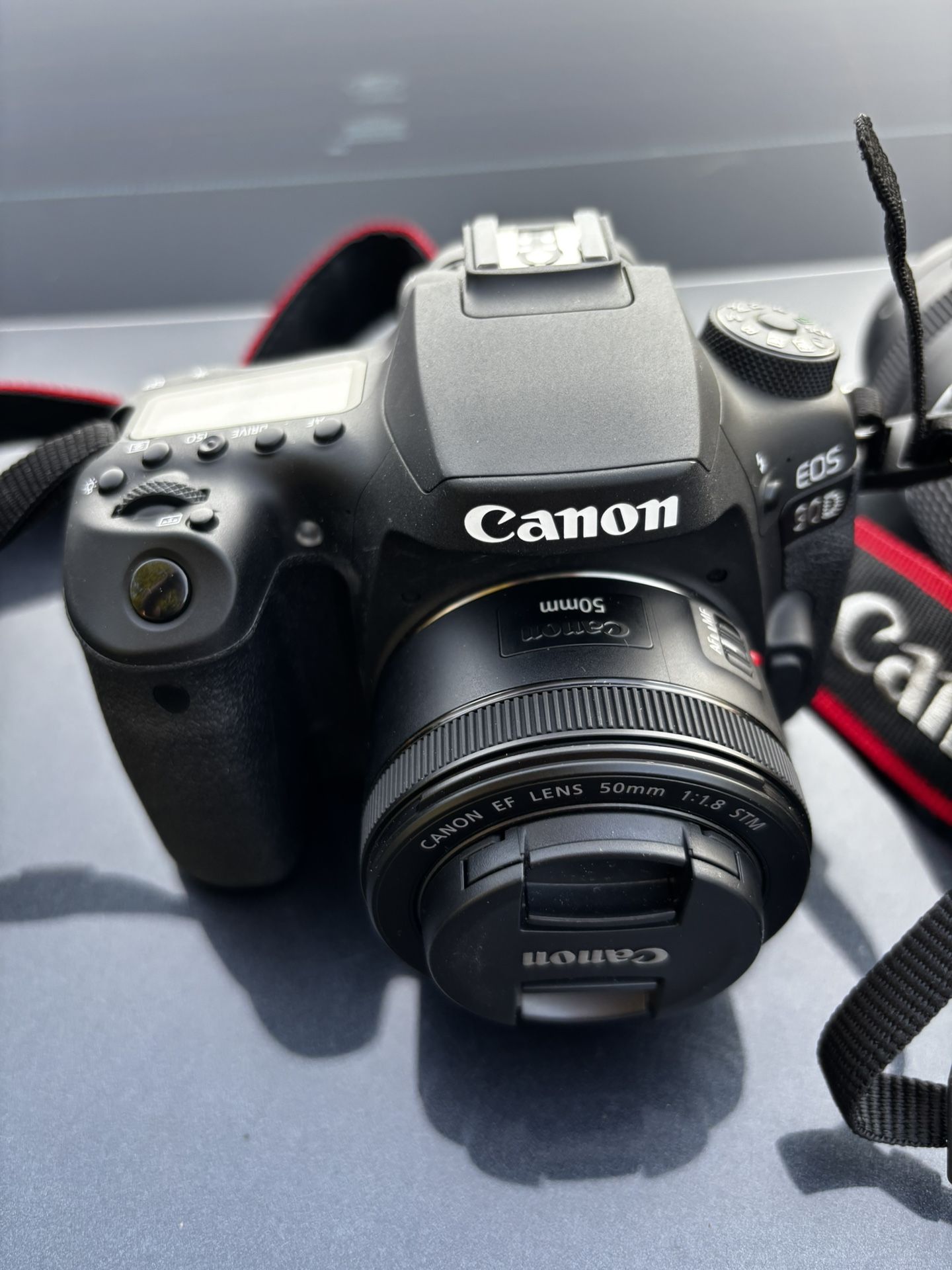 Professional DSLR Camera With All Goodies Worth Over 3k