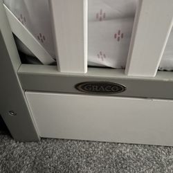 Graco Crib With Storage And Changing Table 