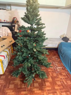 6.5 foot Christmas tree