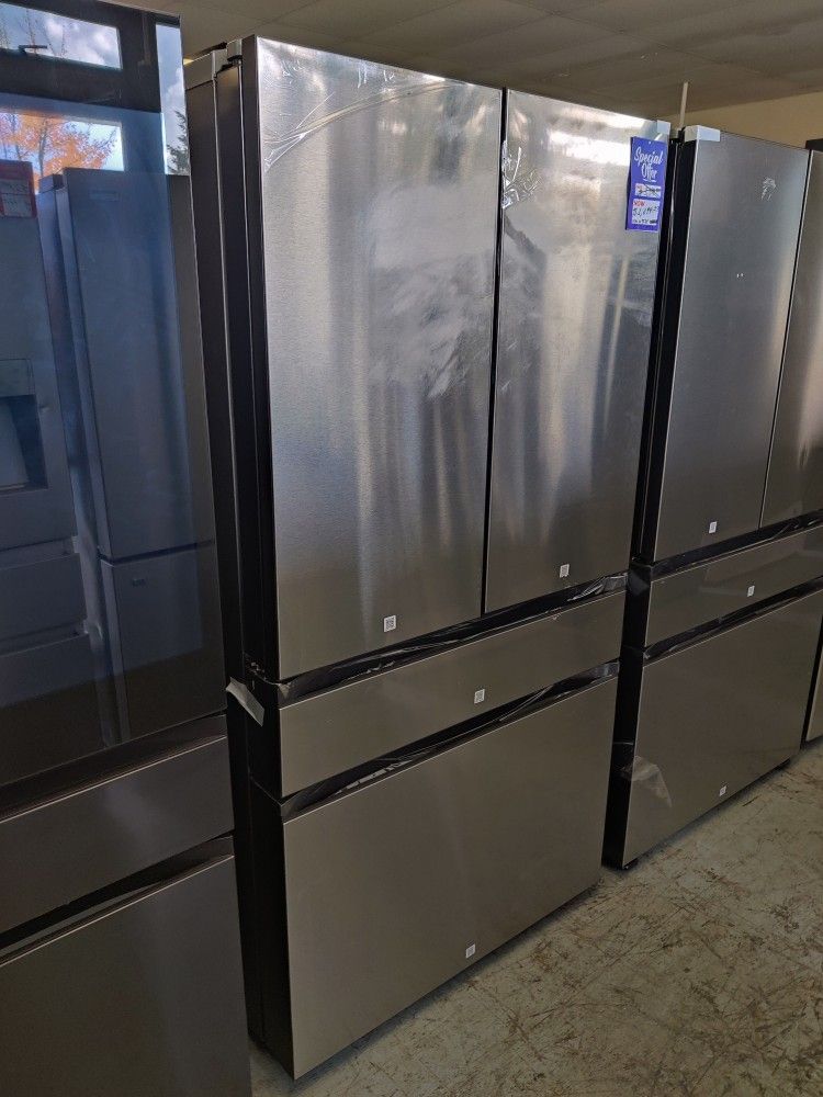 New Samsung
Bespoke 29 cu. ft. Standard Depth 4-Door French Door Smart Refrigerator in Stainless Ste