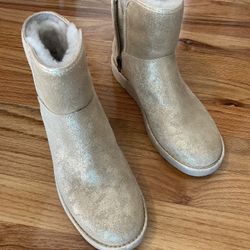UGG Abree Mini Stardust Size 6 Boots