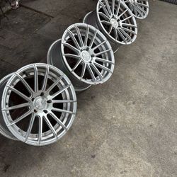 17 Inch 5 Lugs Rims Quantity Of 4 5.114.3 Offset Pattern 
