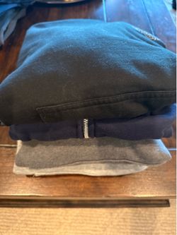 LOT of sweatshirts (2) Nike (1) Anti Social (1) plain SZ. MEDIUM