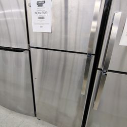 $689 GE ENERGY STAR 17.5 Cu Ft Top Freezer Refrigerator 