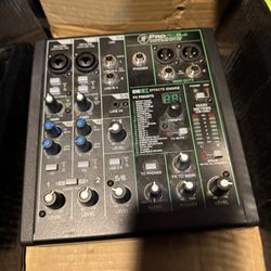 6 Channels Mackie Mixer Fx 
