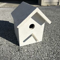 Wood Bitdhouse