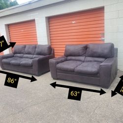 *FREE DELIVERY* ROOMS TO GO GRAY SOFA/LOVESEAT SET* Hablo Español!