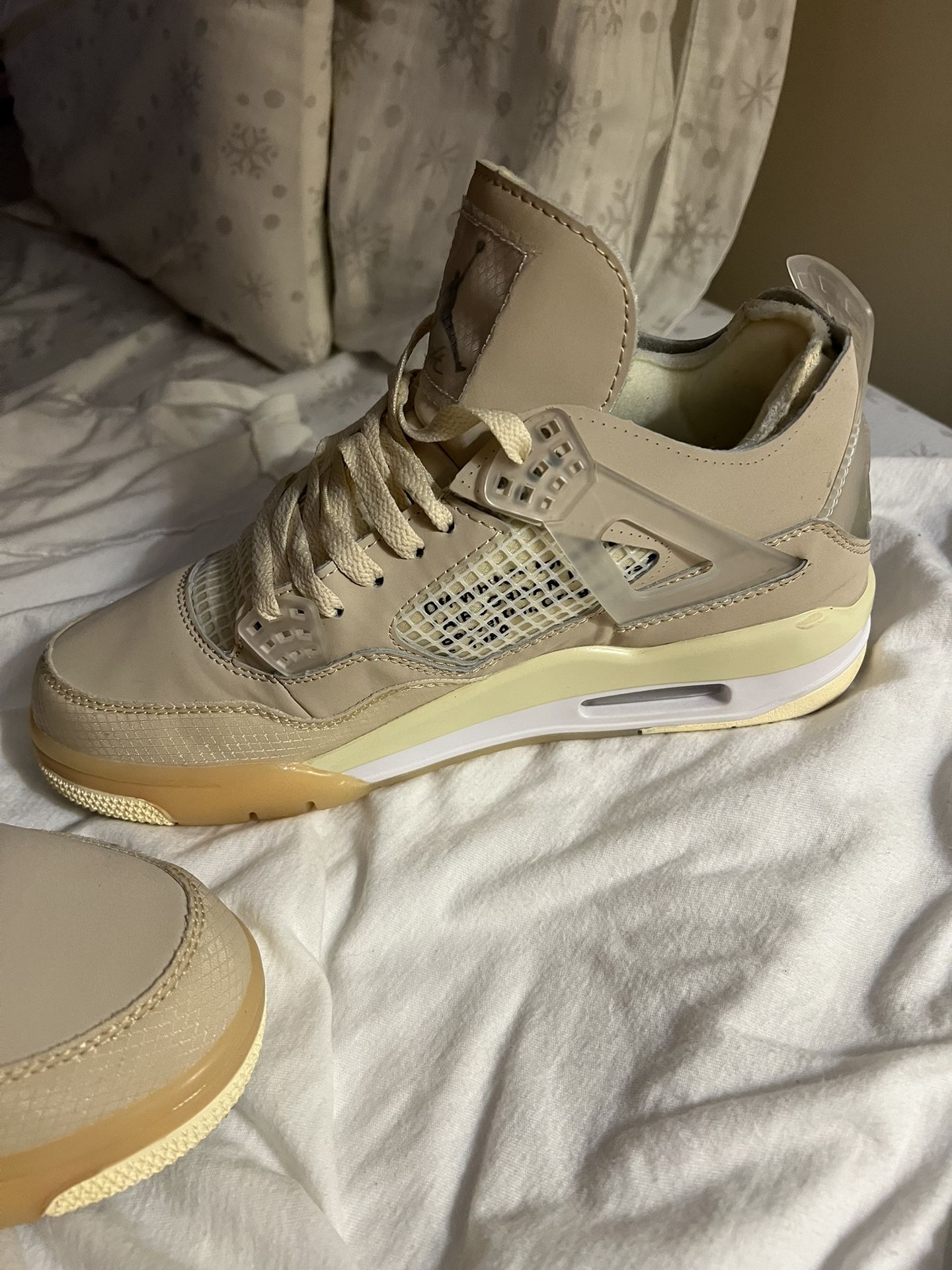 Jordan 8.5 The Box Was Broken is New Jordan is To Small For Me.I’m Number 9.5