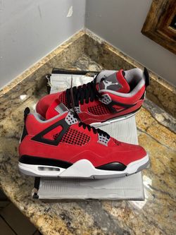 Jordan 4 Toro