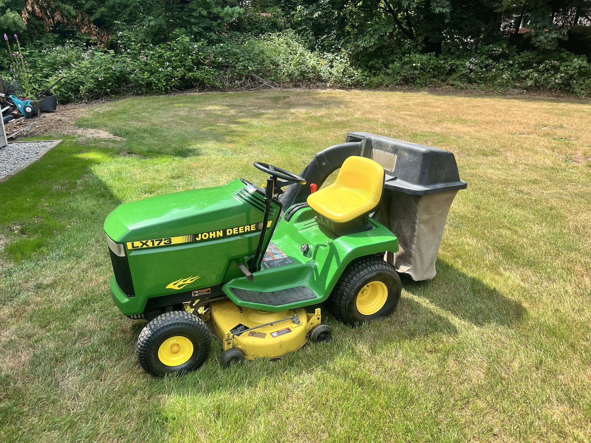 John Deere LX 173 Riding Mower
