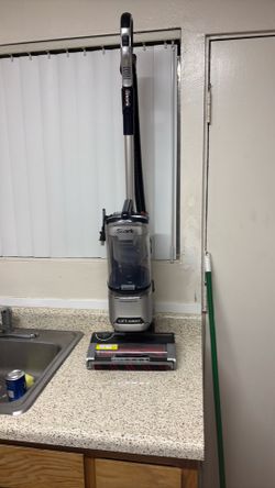 DUO Shark patrolling. Very nice vacuum.