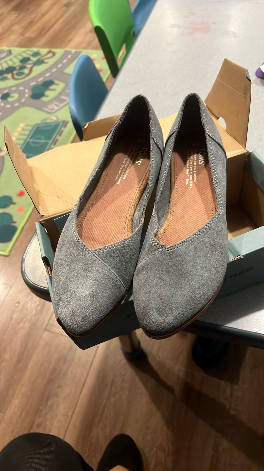 Tom's Grey Shade Juti Flat