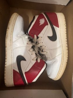Air Jordan 1 Mid “Chicago”
