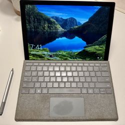 Excellent condition Surface Pro 5 Bundle