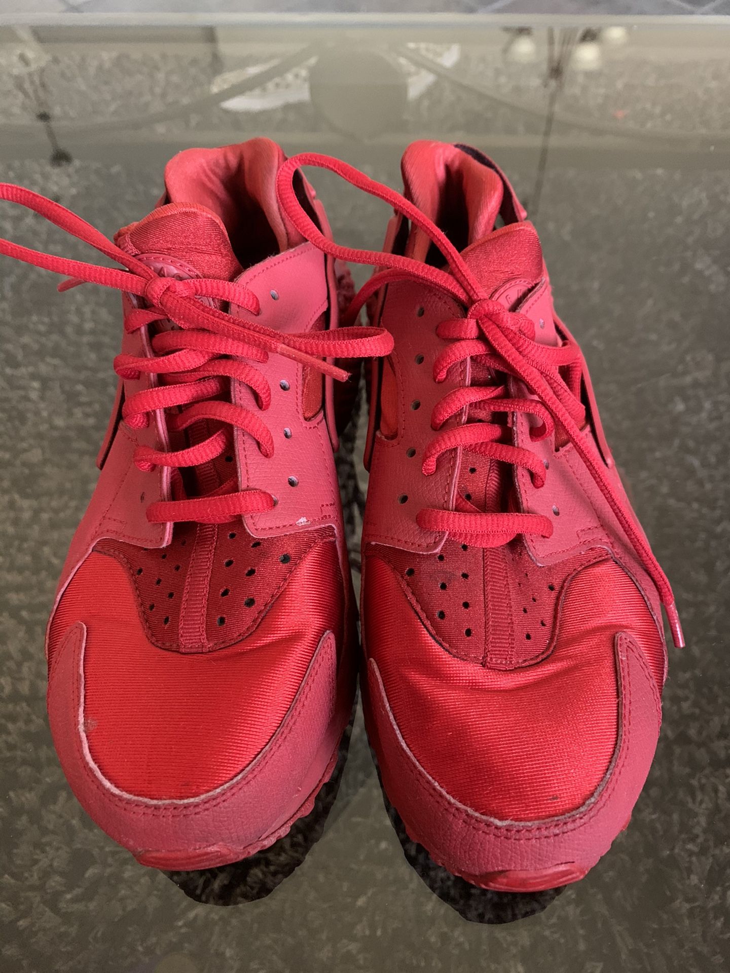 Red air Huarche by Nike size 7.5