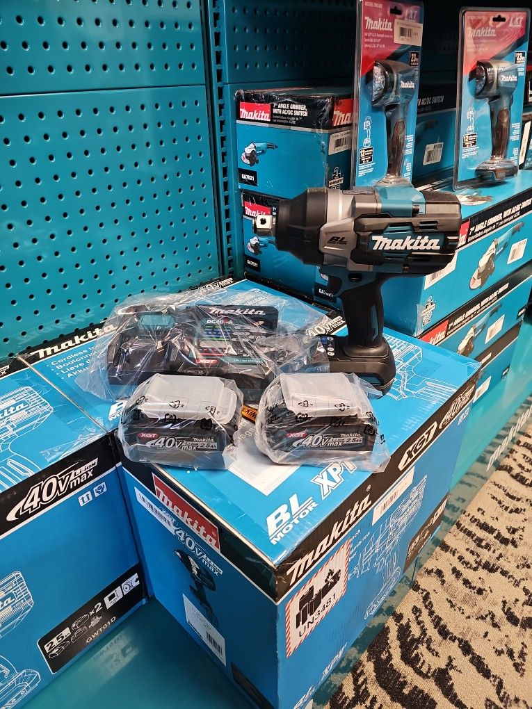Makita
40V Max XGT Brushless Cordless 4-Speed High-Torque 3/4 in. Impact Wrench Kit w/Friction Ring Anvil 2.5Ah