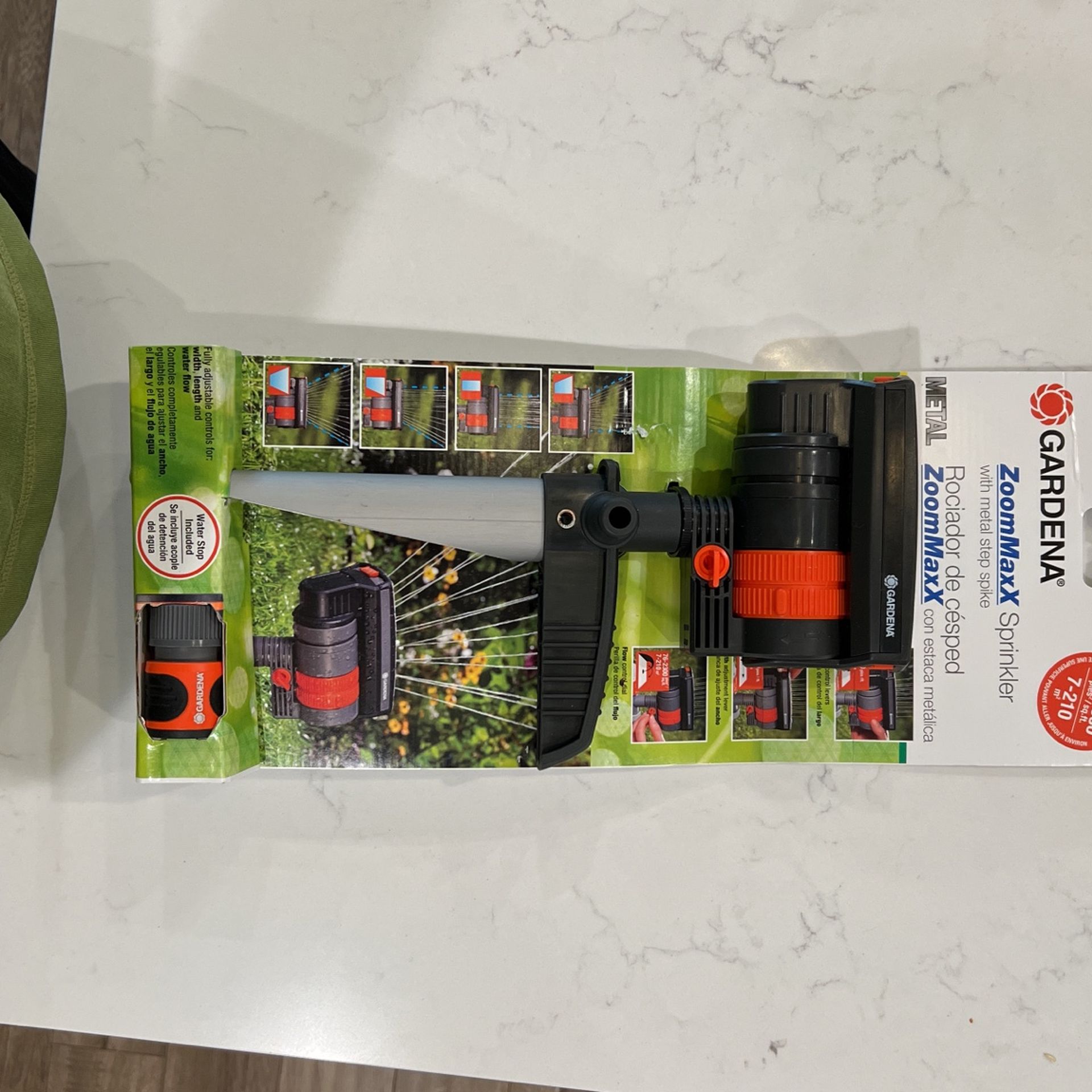 Gardena 38124 ZoomMaxx Oscillating Sprinkler on Metal Step Spike, Grey, Orange