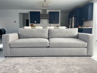 Immaculate Crate & Barrel - Oceanside Sofa
