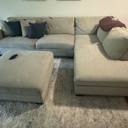 Thomasville Sectional And Ottoman  
