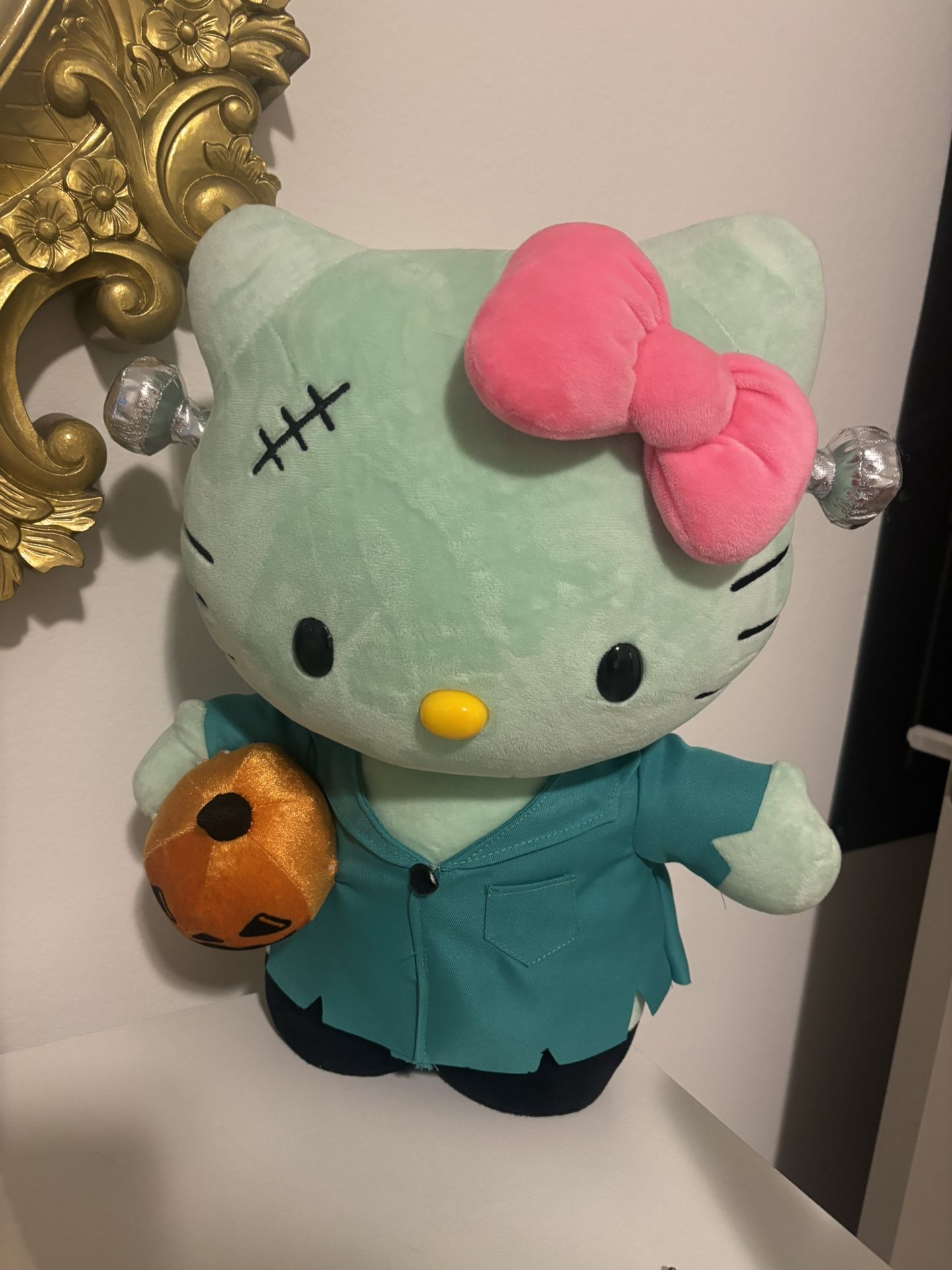 Frankenstein Hello Kitty Giant