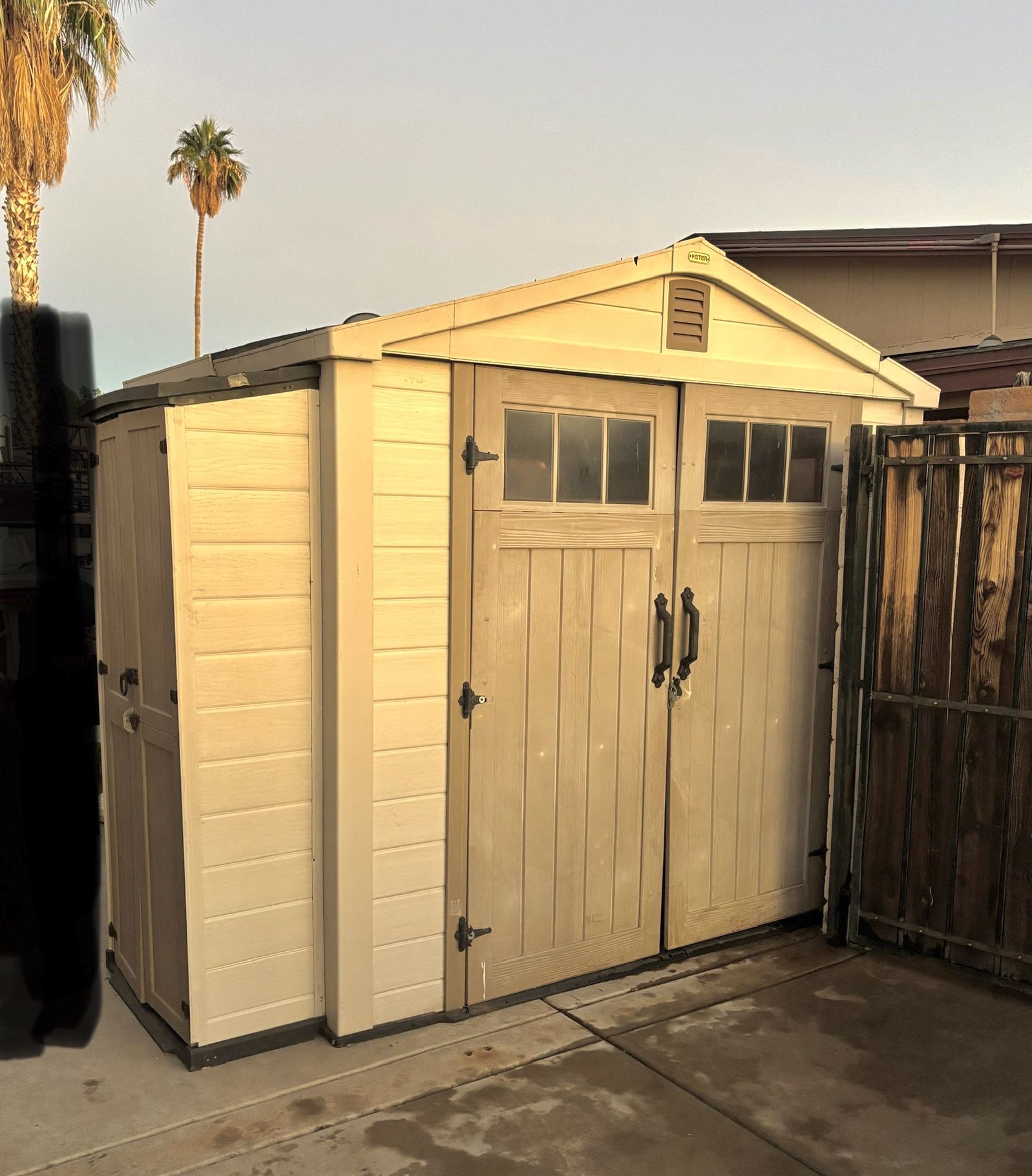 XL Keter Storage Shed w/Attached Utility Closet